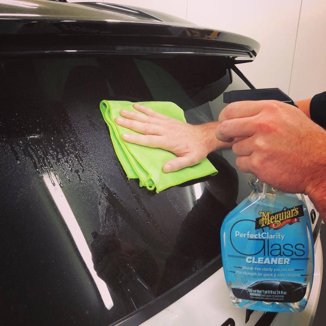 Bootle of Perfect Clarity Glass Cleaner by Meguiar S Editorial Photography  - Image of product, sponge: 90895227