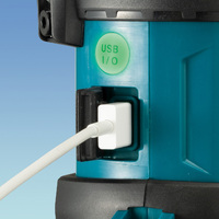 Makita 18V Bluetooth Digital Radio Lantern (tool only) DMR056