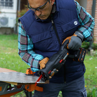 WORX 20V Cordless Brushless Reciprocating Saw with POWERSHARE Battery & Charger - WX516.B