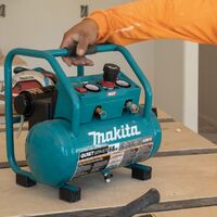 Makita 40V Max Brushless Air Compressor (tool only) AC001GZ