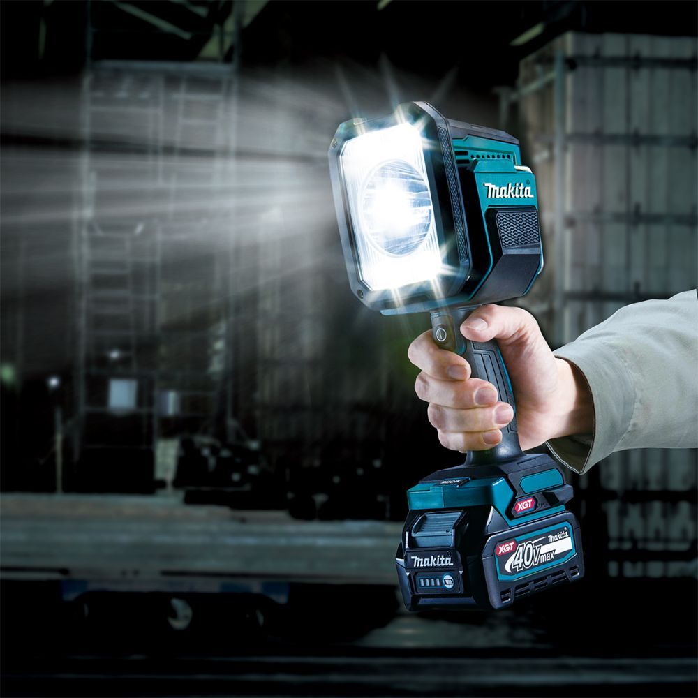 Makita 40V Max LED Long Distance Flashlight (tool only) ML007G