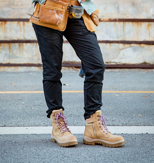 Key differences between men and women's work boots